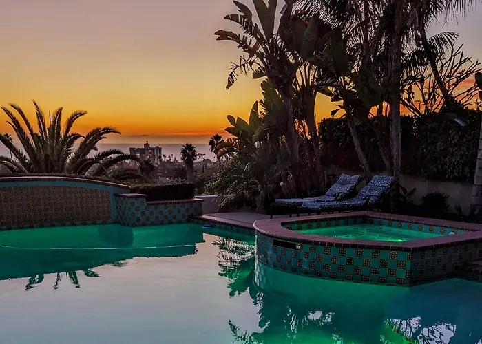 Pool Hot Tubs Views - Castillo De Windsor