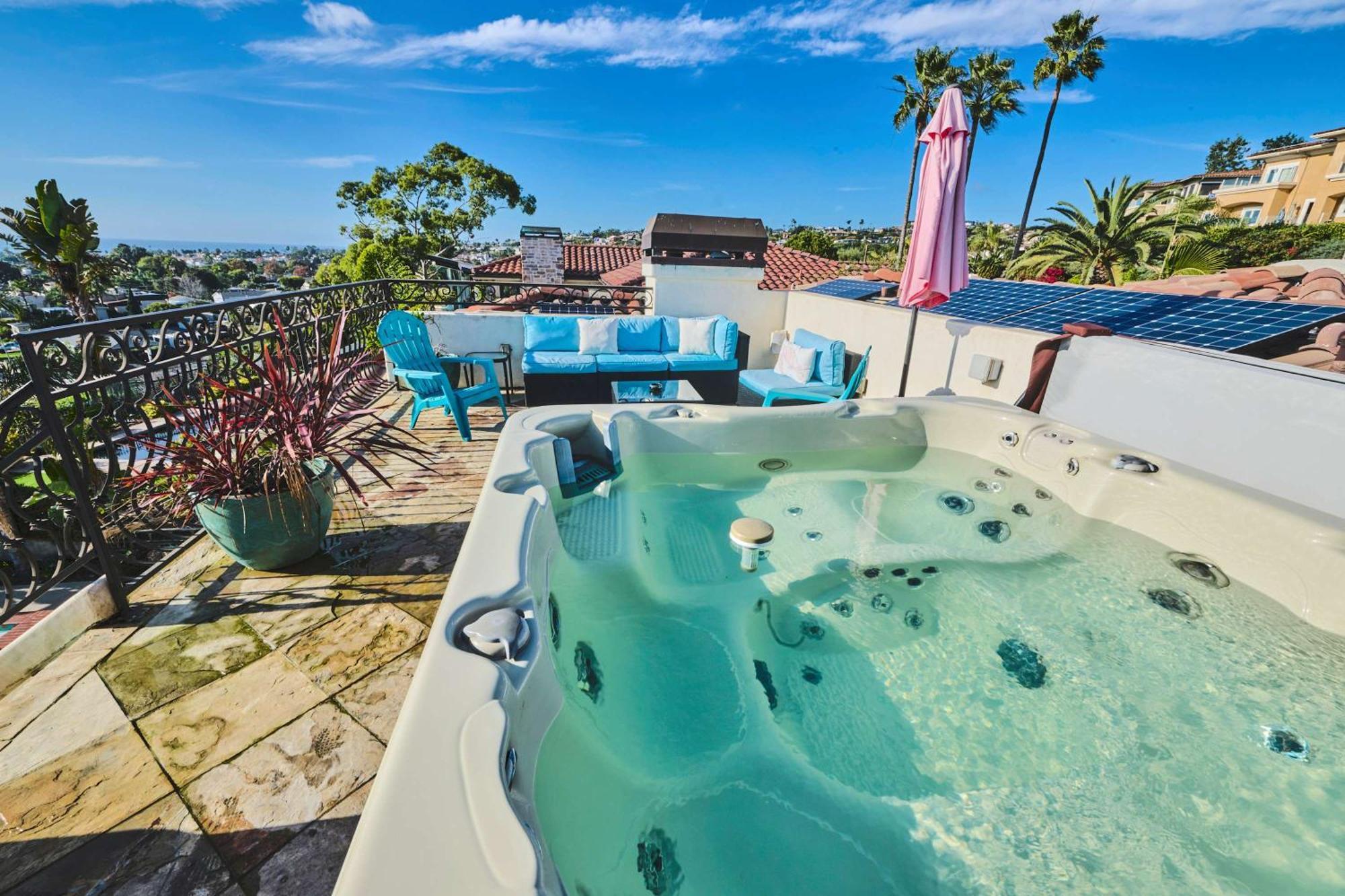 Pool Hot Tubs Views - Castillo De Windsor